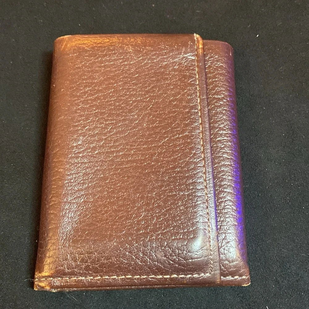 Amity cowhide leather mans wallet